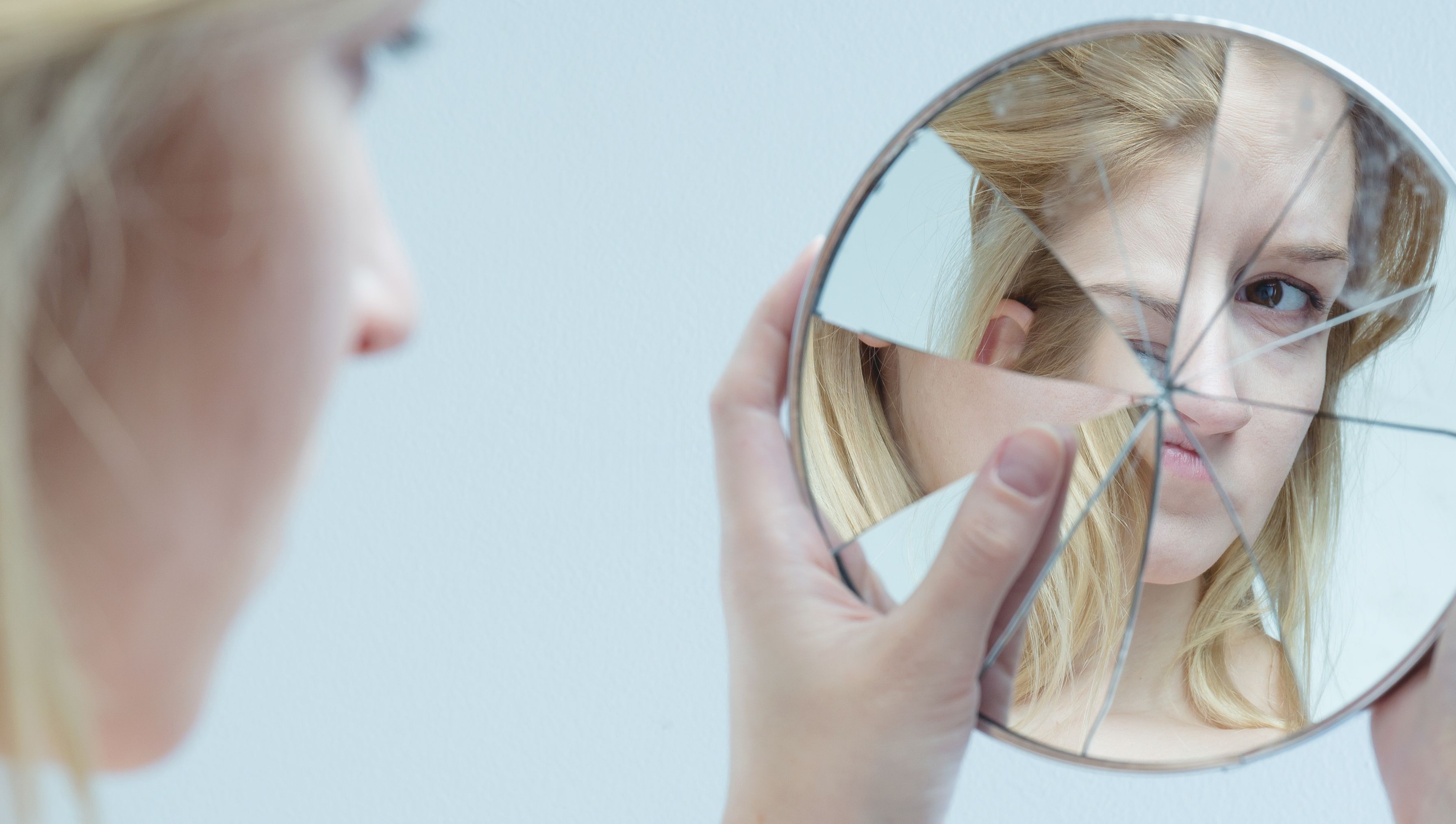 body-dysmorphic-disorder-bdd.jpg